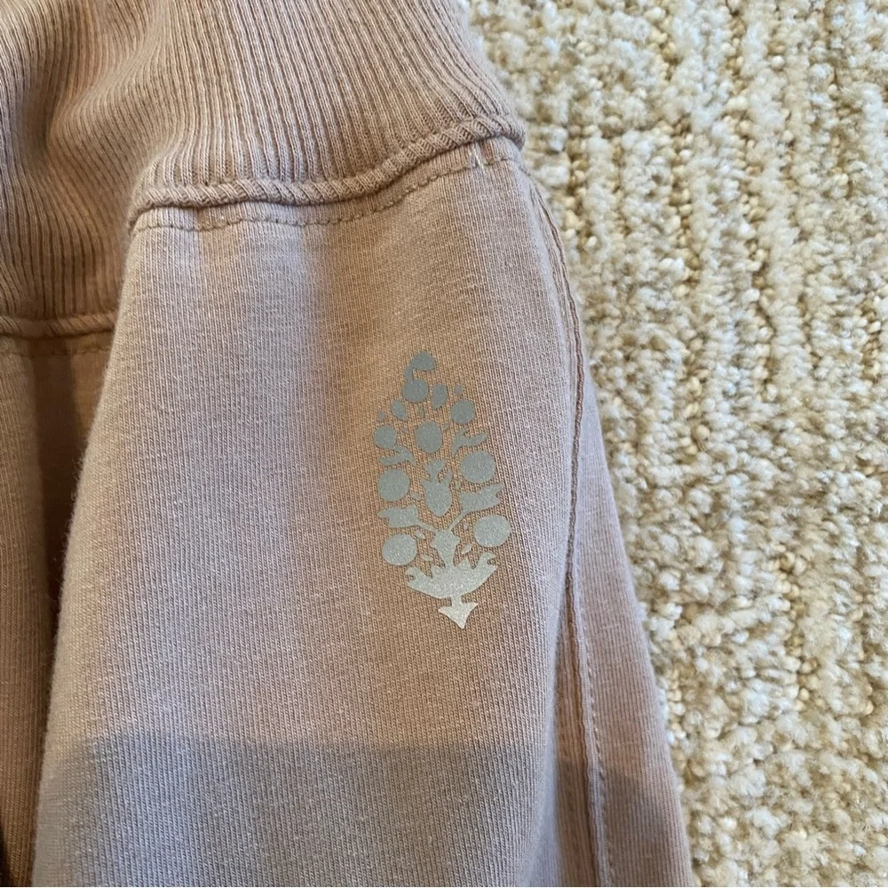 Free People FP Movement NWT Up in the Air 2 piece set size Xsmall